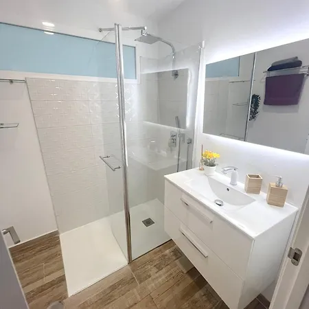 Spacious In Palmas 80 M² With Air Conditioning * Las Palmas de Gran Canaria