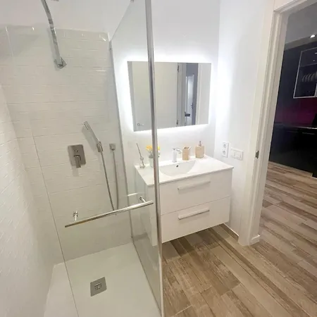Spacious In Palmas Air Conditioned 80 M² Parking Apartment Las Palmas de Gran Canaria